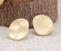 Pebble Gold Stud Earrings
