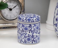 Daisy Chain Trinket Box