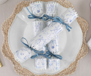 Set 8 Vienna Blue & White Christmas Crackers