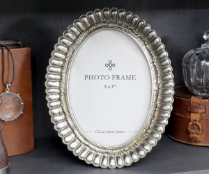 Highgrove Oval Fan Photo Frame Large