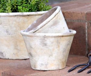 Medium Woolcott Taper Plant Pot