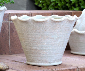 Large Taper Penshurst Wave Plant Pot