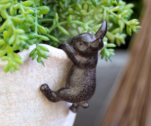 Hazel the Rabbit Pot Hanger - Brown
