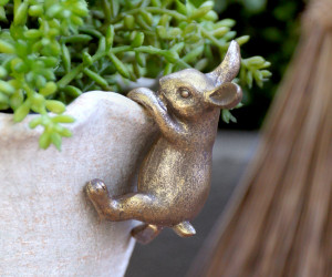 Bella the Rabbit Pot Hanger - Gold