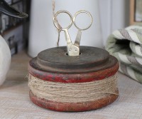 Harcourt String Spool with Gold Scissors