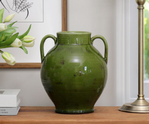 Small Salvada Green Urn Vas